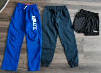 Kinder, Jungen Jogginghose/ Shorts Gr. 134/ 140 Sachsen - Radeberg Vorschau