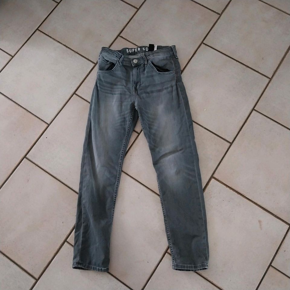 Jeans, H&M, Gr. 158 in Düsseldorf