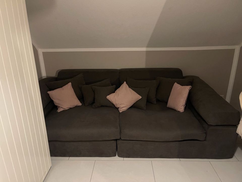 HÖFFNER Couch / Sofa grau (wie neu) in Schönefeld