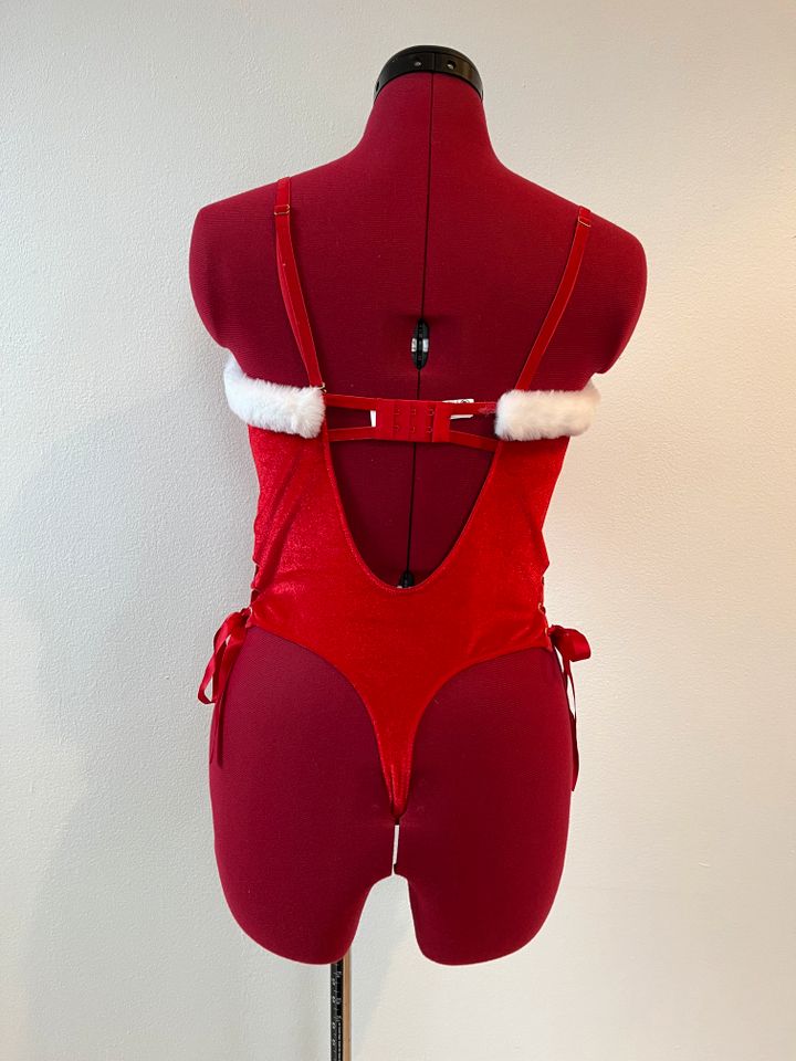 NEU super sexy Santa-Body Gr. 80c von Hunkemöller in Berlin