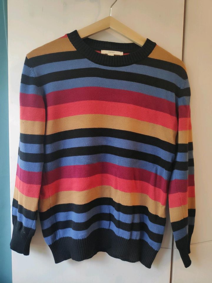 Esprit Pulli gestreift Gr. 140 ⭐TOP⭐ in Fürth