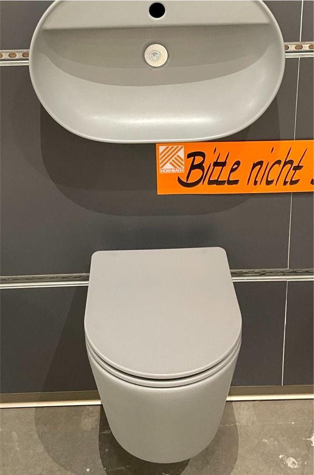 WC Toilette Farbig spülrandlos OVP NEU Bochum in Bochum