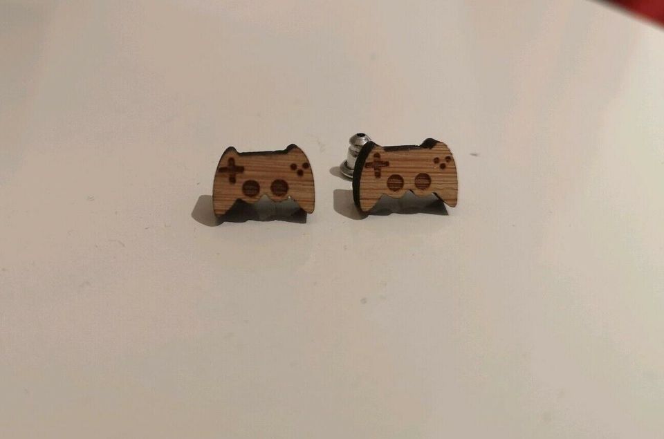 Holz Ohrringe Stecker gamer controller Nintendo Playstation in Sankt Augustin