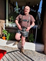 Suche kurze alte Vollrindleder  Kniebundhose Herren Gr 56/28 Nordrhein-Westfalen - Lemgo Vorschau