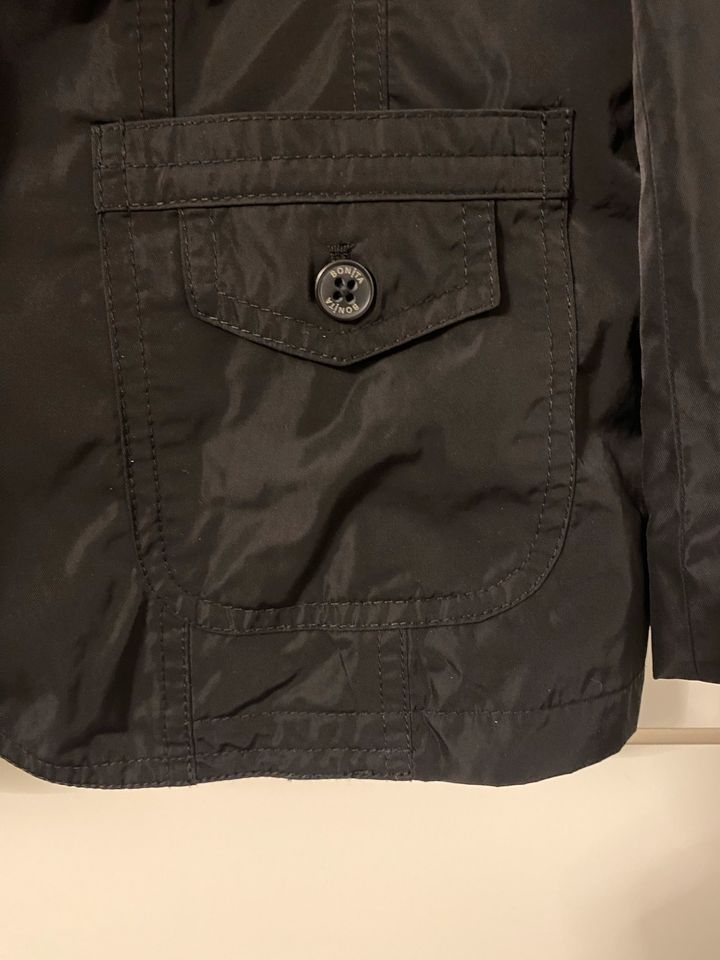 NEU Jacke Regenjacke schwarz Größe 44 von Bonita in Erding