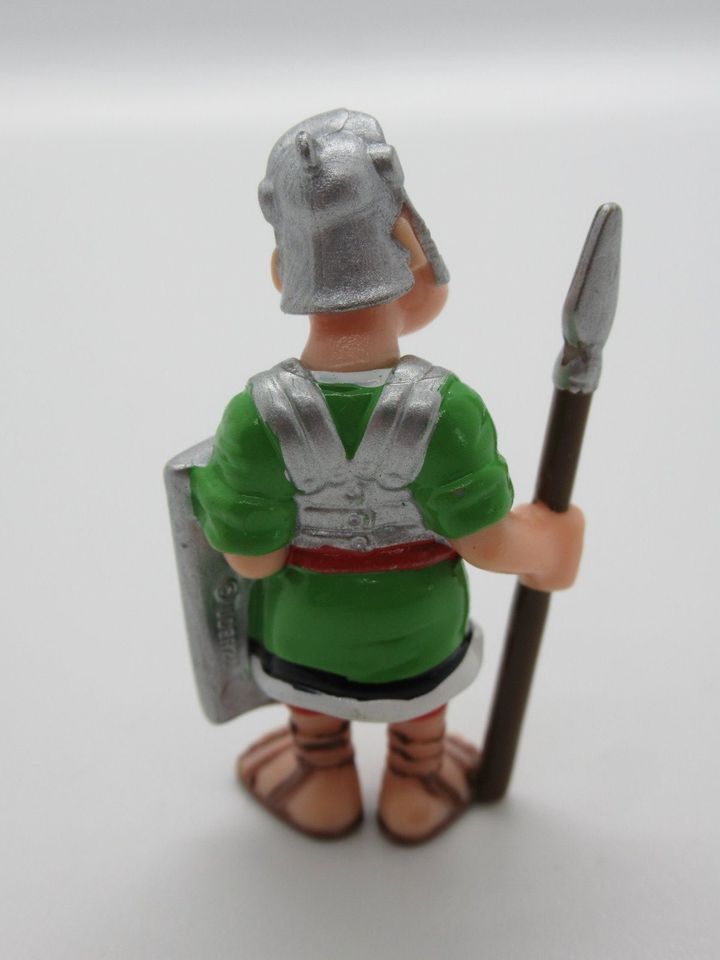 Ü-Ei Figur Römer Asterix Obelix Legionär 2000 Sammlung stehend in Goslar