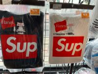 Supreme Shirts M Schwarz oder Weiß Niedersachsen - Braunschweig Vorschau