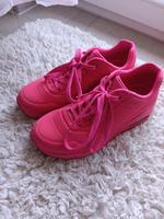 skechers 36 neon pink sehr guter Zustand Hessen - Ortenberg Vorschau