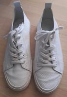 BERSHKA Sneakers weiß Schlangenhautoptik Größe 40 München - Sendling Vorschau