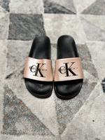 Calvin Klein Schlappen Pantoletten Gr. 38 beige-bronzefarbe NEU Bayern - Regensburg Vorschau