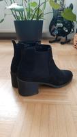 Chelsea Boots mit Absatz schwarz Wildlederimitat H&M Divided Nordrhein-Westfalen - Meerbusch Vorschau