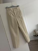 ZARA Bundfalten feine Hose beige S 36 Niedersachsen - Harsefeld Vorschau