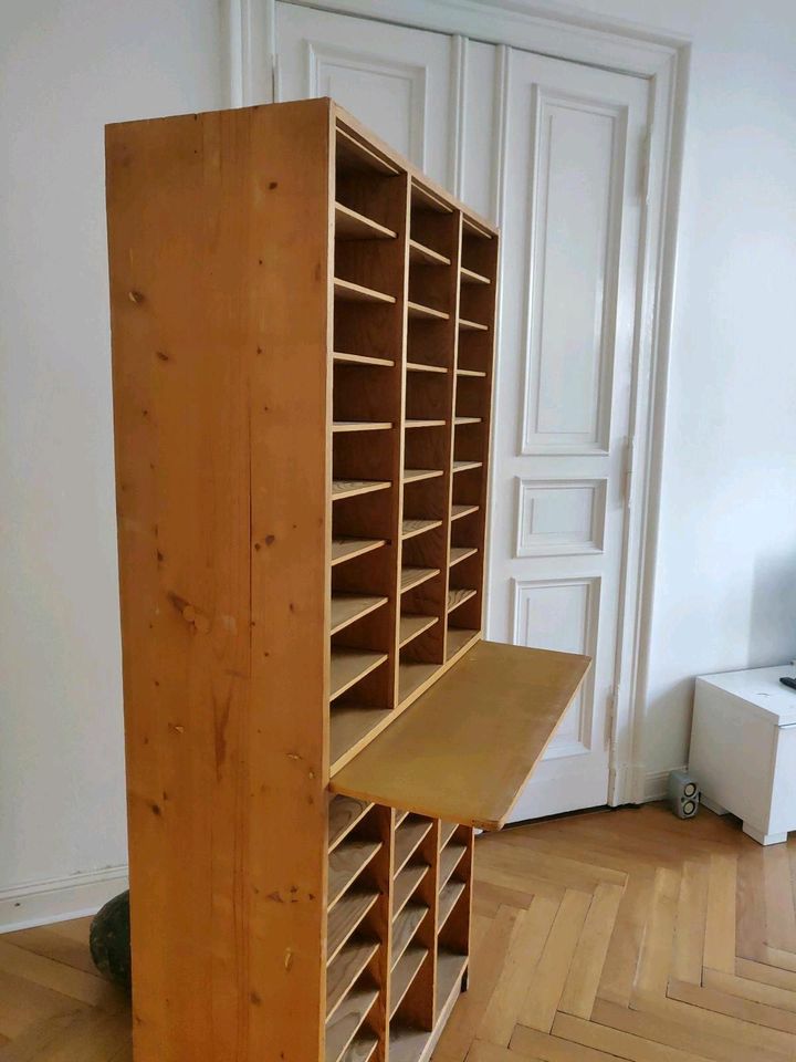 40er Jahre Aktenschrank aus dem Deutschen Patentamt in Berlin