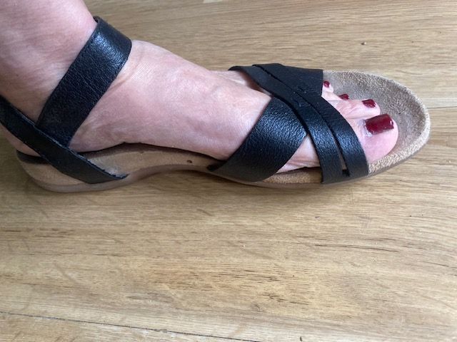 hübsche bequeme Sandalen aus Leder von Rieker in Hamburg