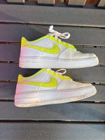 Nike Air Force 1 weiß neon gelb Gr. 38 Neuwert Niedersachsen - Lohne (Oldenburg) Vorschau