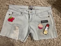 Bershka Jeansshorts Größe 36 mit Patches Bayern - Ingolstadt Vorschau