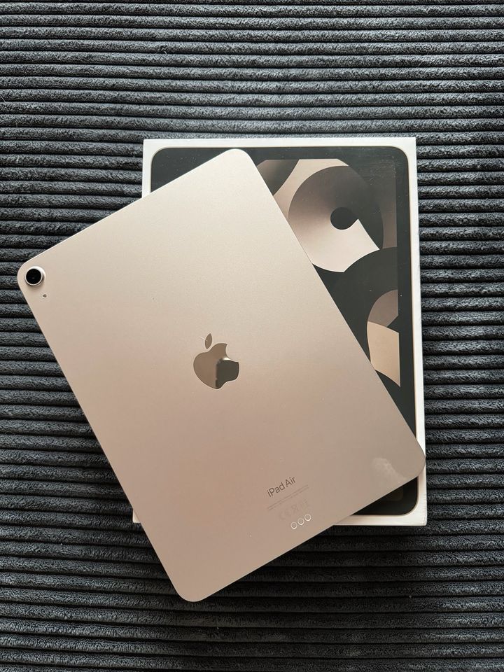 Apple Ipad Air 5. Generation / Neuwertig in Landshut