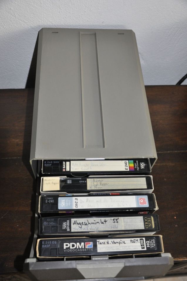 Posso Media Archiv Box für neun VHS Videokassetten in Spiegelberg