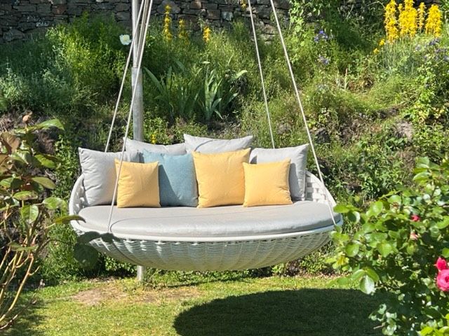 Dedon Swingrest  aus Austellung Outdoor LP. 8.205,- in Koblenz