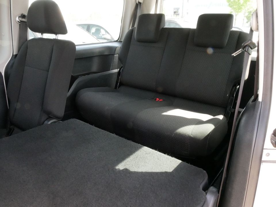 Volkswagen Caddy PKW Maxi 7-Sitzer*NAVI*TAG*SEHR GEPFLEGT* in Fürth