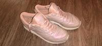 Damen Sportschuhe/ Reebok / Perlmutt / Größe 39 Niedersachsen - Hessisch Oldendorf Vorschau