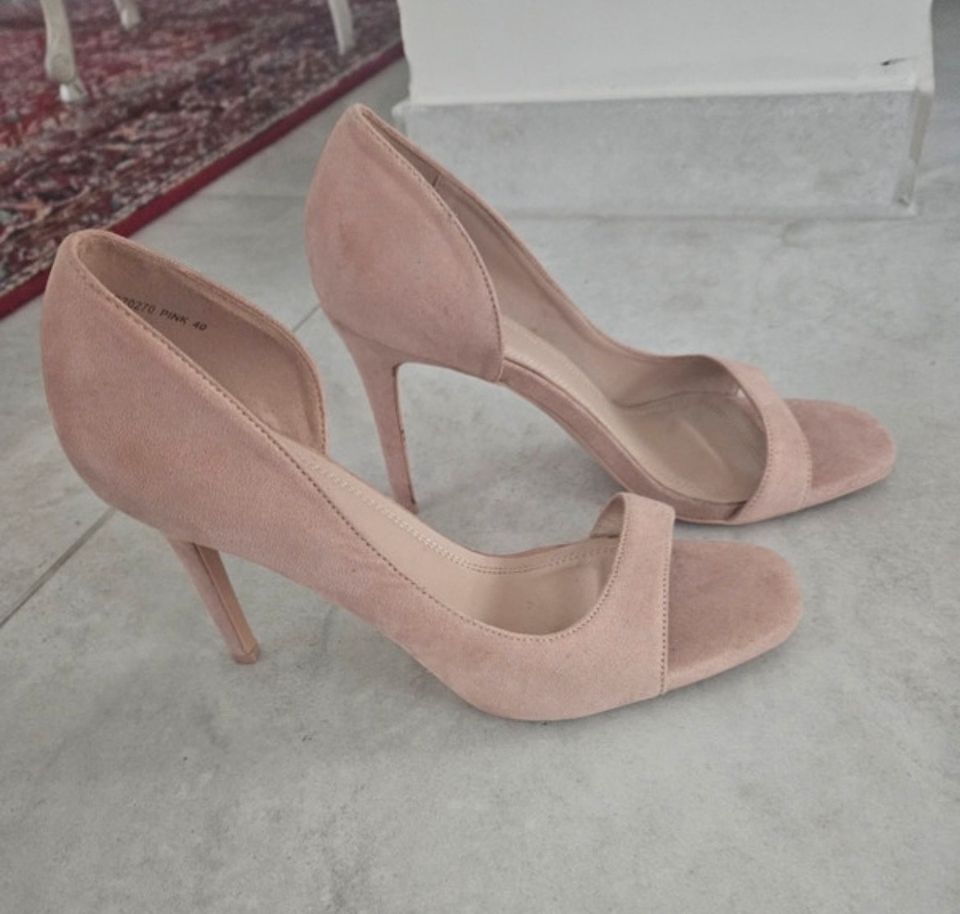 High heels/ Pumps rosa neu 40 in Essen