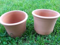 2 Terracotta Übertöpfe 11 cm Nordrhein-Westfalen - Troisdorf Vorschau