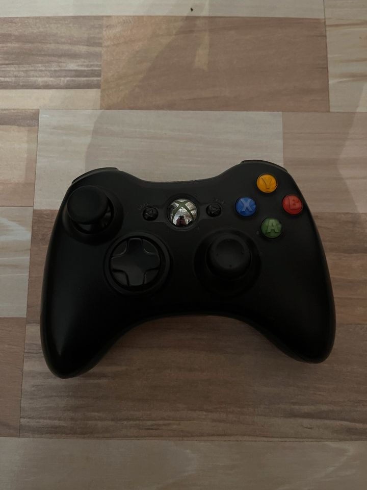 2x Microsoft Xbox 360 Controller in Königstein im Taunus