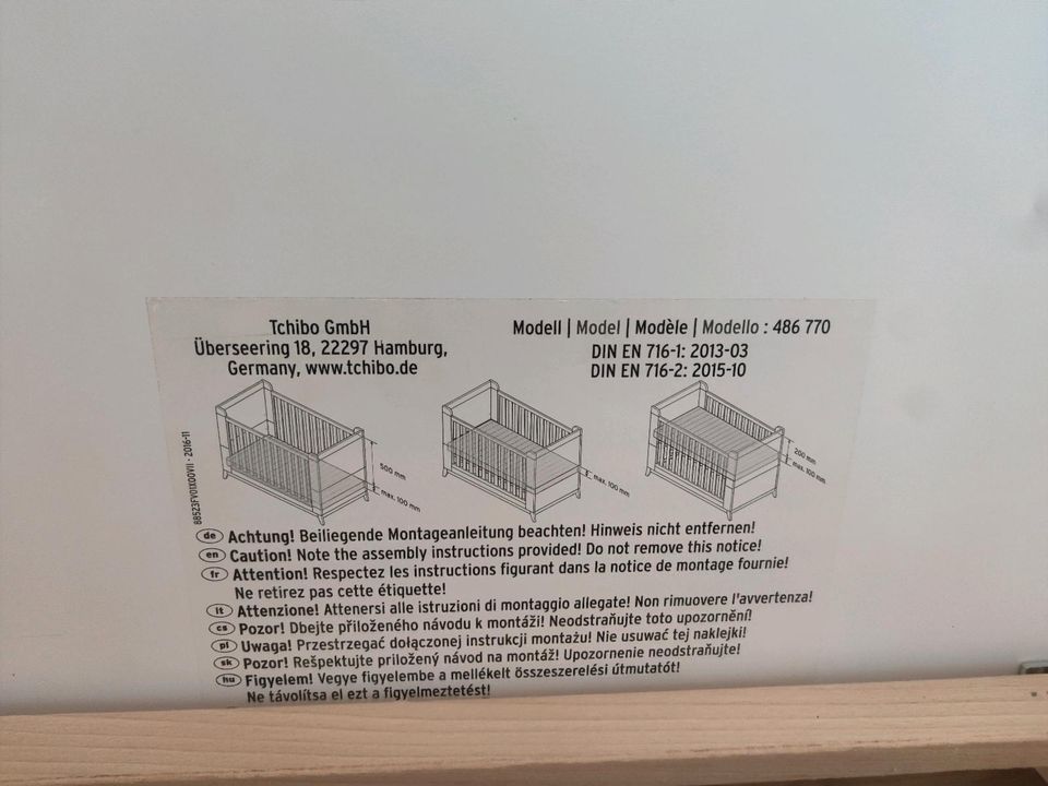 Kleiderschrank, Wickelkommode + Gitterbett Nordic Style in Neuss