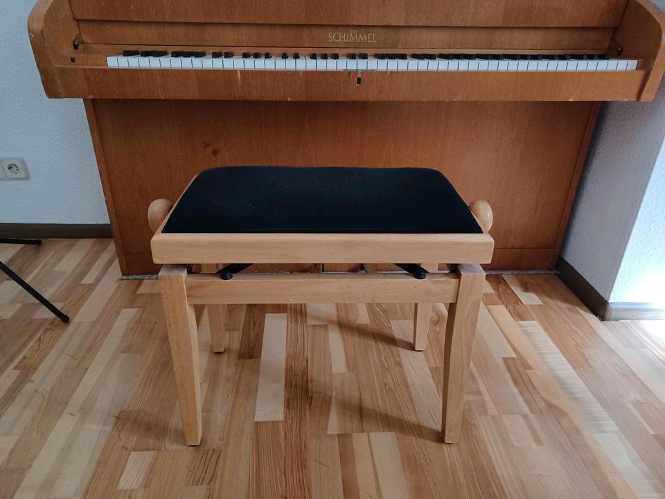 SCHIMMEL-Klavier inkl. Klavierbank in Freiburg im Breisgau