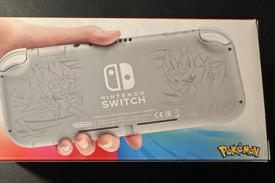 Nintendo Switch Lite Pokémon Zacian & Zamazenta in Lünen