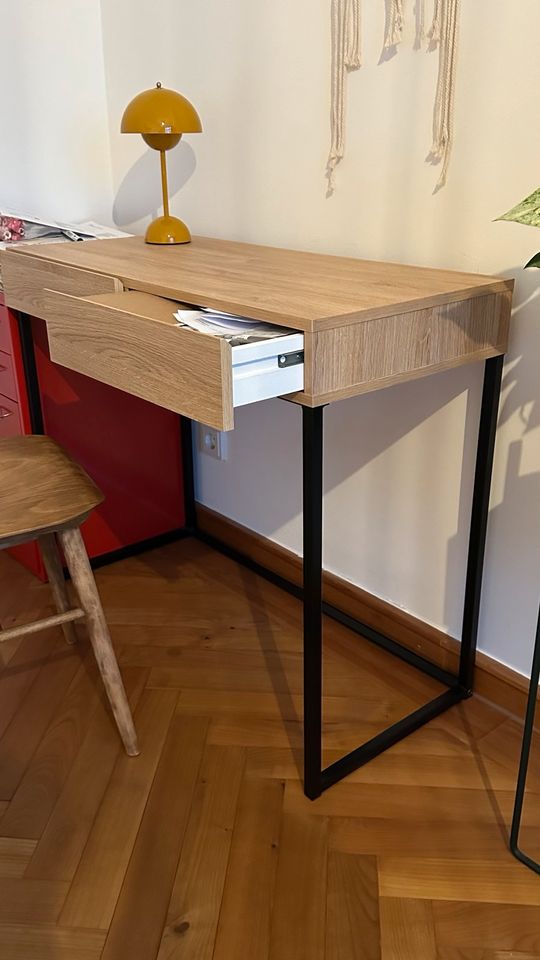 Schreibtisch von Made schmal Holz Stahl UVP 199€ in München
