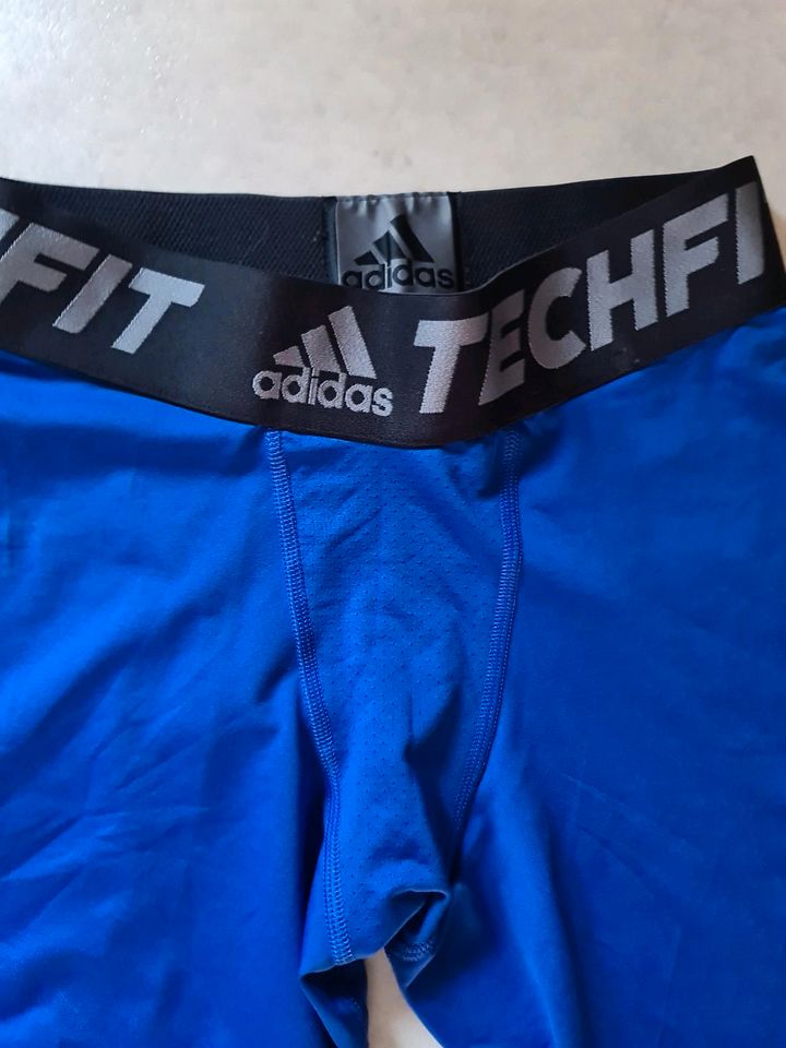 Adidas Sporthose kurz, 152 in Neuötting