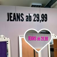 4x Werbung JEANS 29,99 Werbeschild Werbedisplay Werbeschriftzug Berlin - Mahlsdorf Vorschau