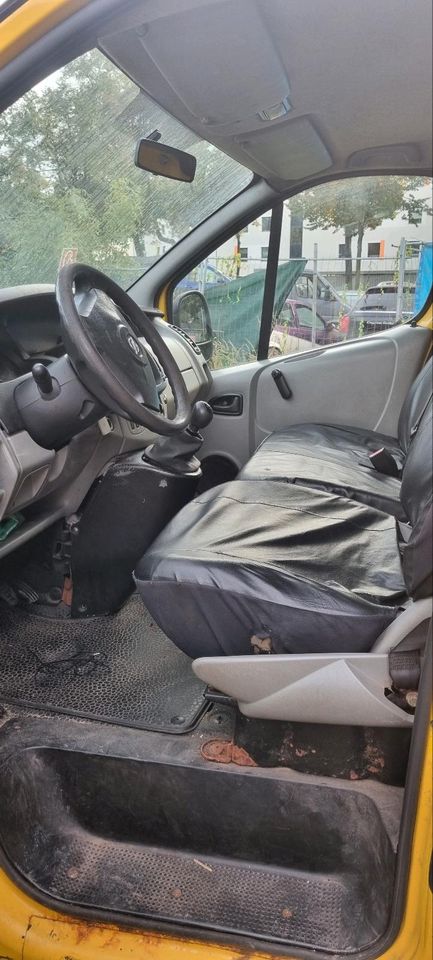 Opel Vivaro nur in Teile in Duisburg