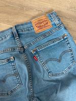 Levis Mom Jeans Grösse 26 mit gefranzelten Beinen Saarland - Schiffweiler Vorschau