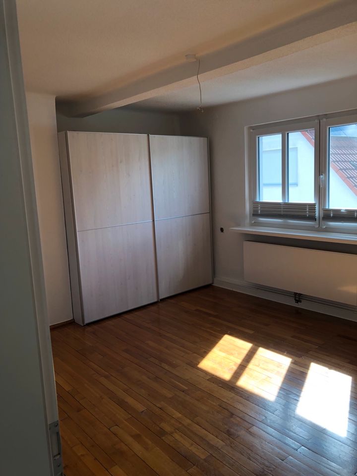 Schöne helle 5-Zimmer Wohnung ab 15.05.2024 frei in Herzogenaurach