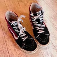 Vans Schuhe Gr. 42 schwarz weiß rot Sneaker Berlin - Hellersdorf Vorschau