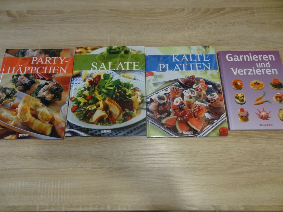 Kochbücher Party Häppchen Salate Kalte Platten Garnieren in Belgern