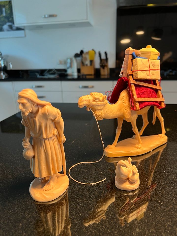 ANRI Krippenfiguren, großes Dromedar (Kamel) mit Gepäck, Pilger in Goch