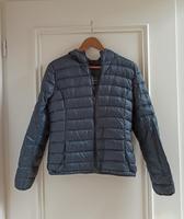 Benetton ultra leichte Daunenjacke Steppjacke Übergangsjacke Hessen - Friedrichsdorf Vorschau