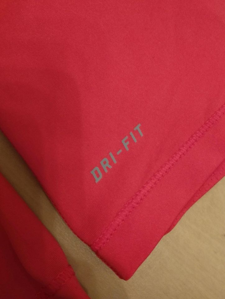 Nike Oberteil Longsleeve Rot Dry Fit S M in Nürnberg (Mittelfr)