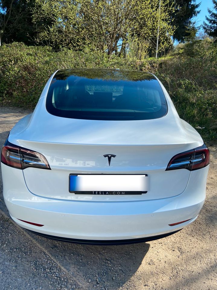 Tesla Model 3 SR+ in Overath