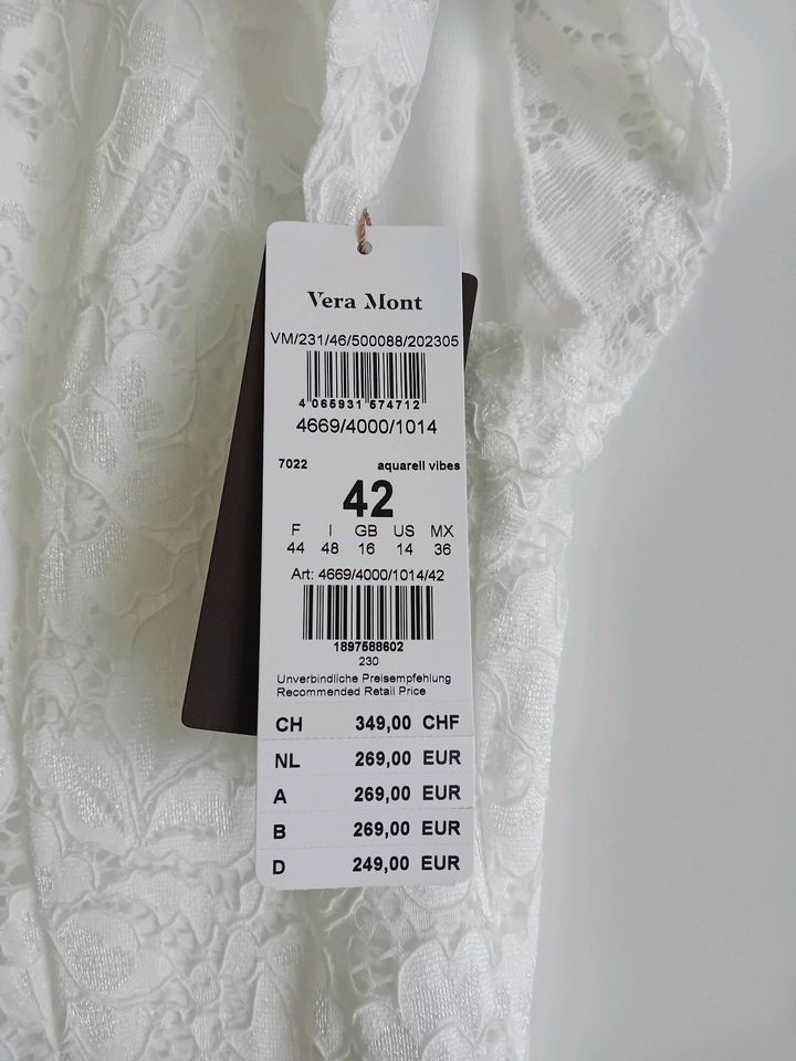 Braut Jumpsuit neu mit Etikett in Lohra