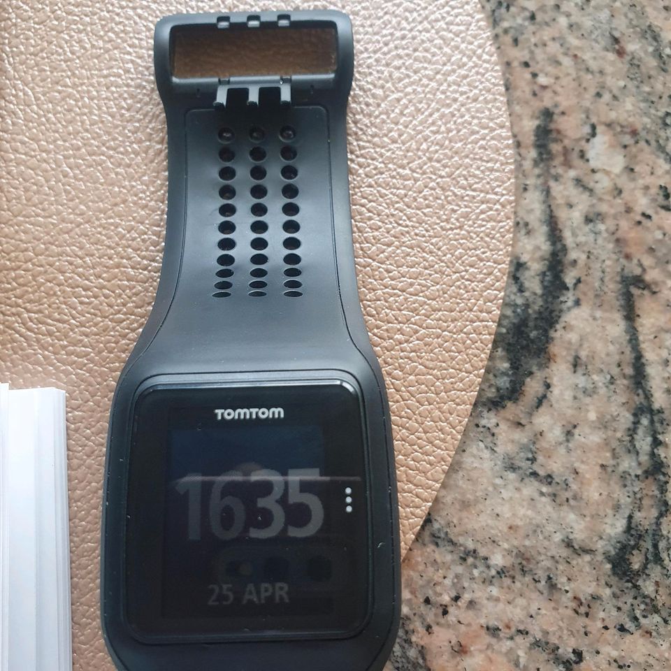 Tomtom Runner Cardio GPS Watch, Fitness in Holzkirch