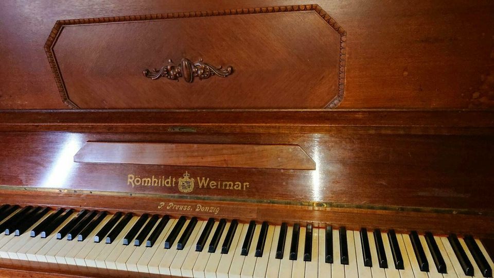 Klavier Römhildt Weimar 1925 in Aurachtal