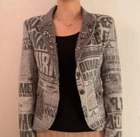 Modische Jacke in Zeitungsoptik Hessen - Nüsttal Vorschau