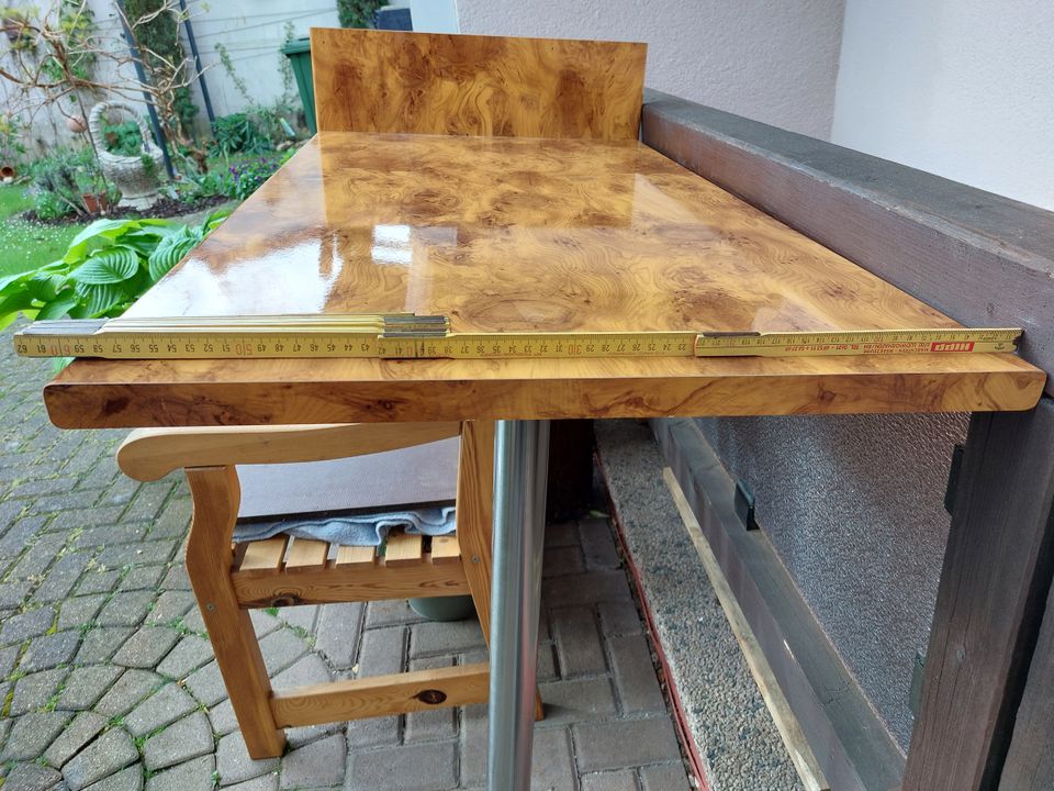 Wandtisch mit Platte in Holzoptik (glänzend) plus 2 Barhocker in Hockenheim