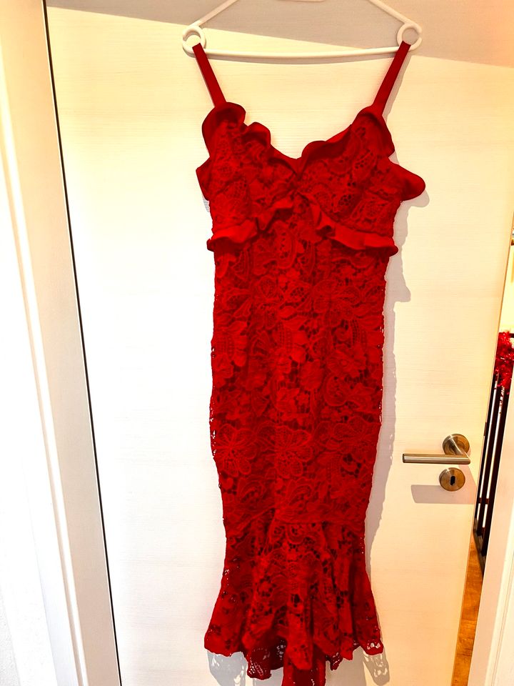 Rotes Spitzenkleid Gr. M in Wünschendorf