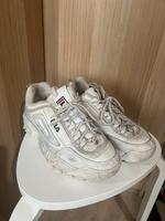 Fila Turnschuh Sneaker Schuhe Sportschuhe Damen 40/41 weiß Brandenburg - Zossen-Wünsdorf Vorschau